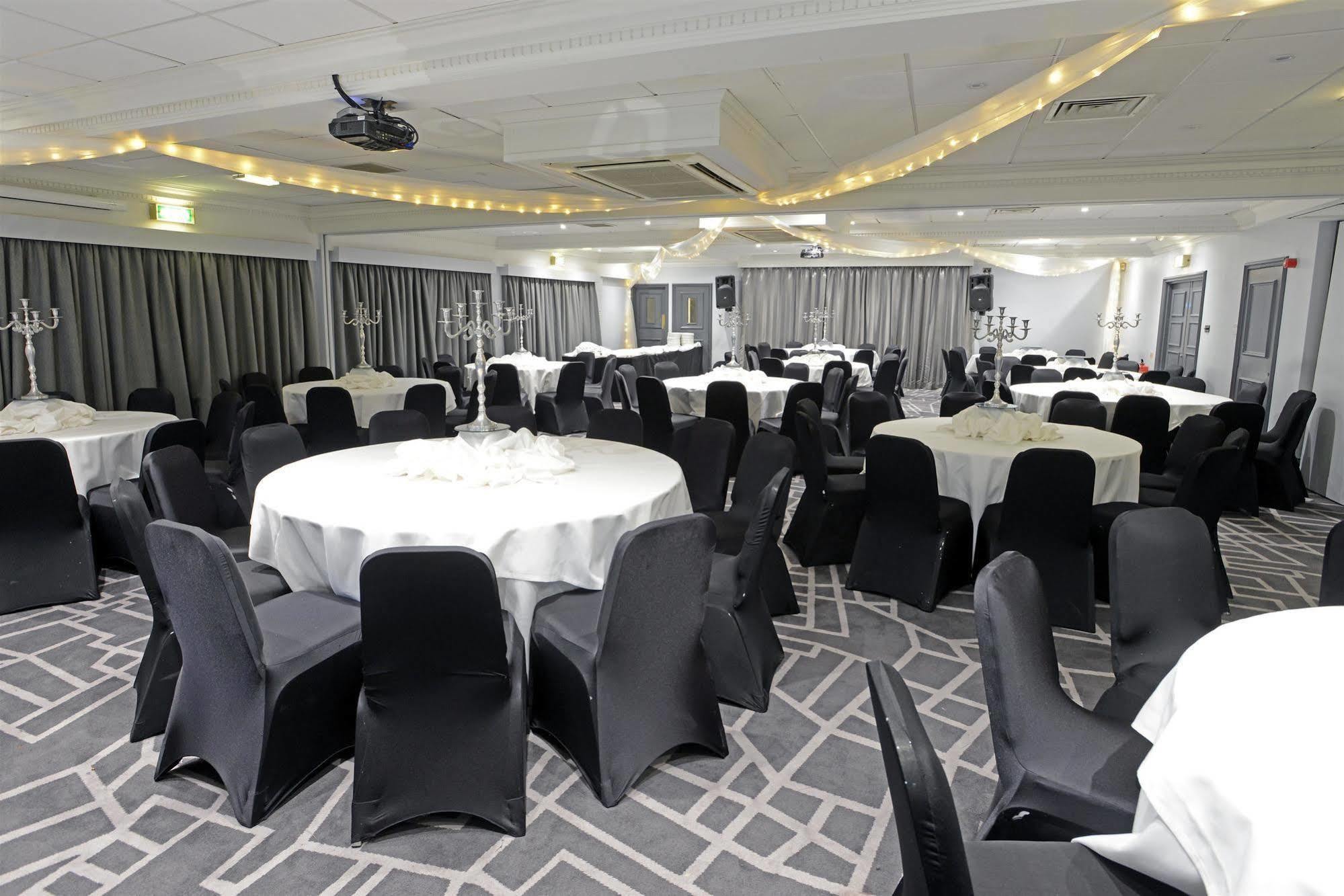 Village Hotel Birmingham Walsall Eksteriør bilde